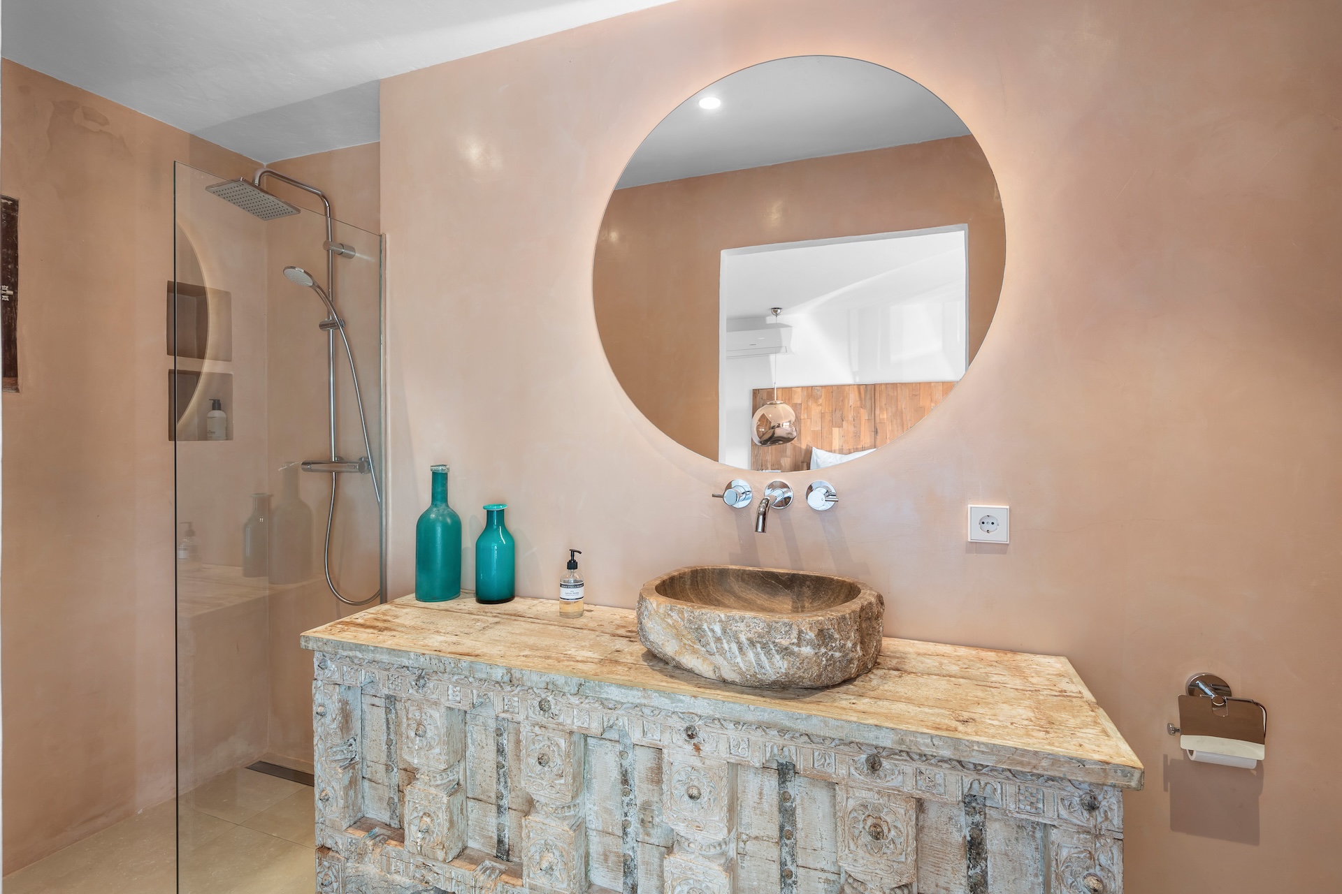 Resa Estates Paco for sale te koop finca paddel Ibiza bathroom sink.jpg